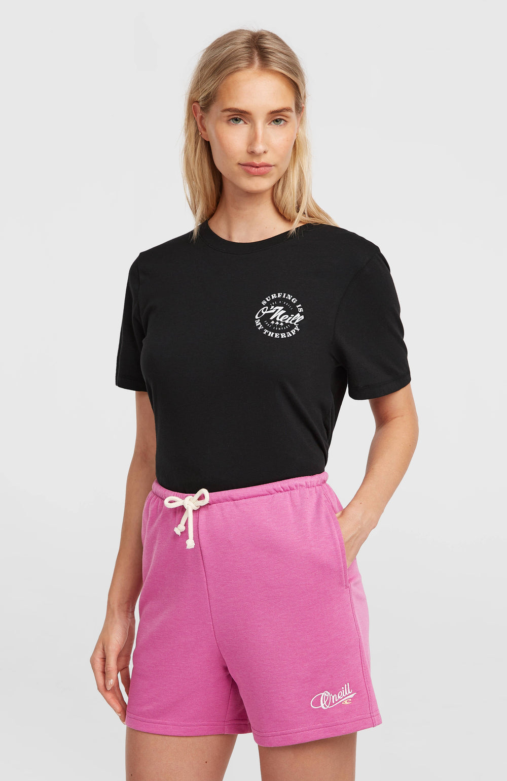 Essentials Script Sweatshorts Women - Electric Fuschia