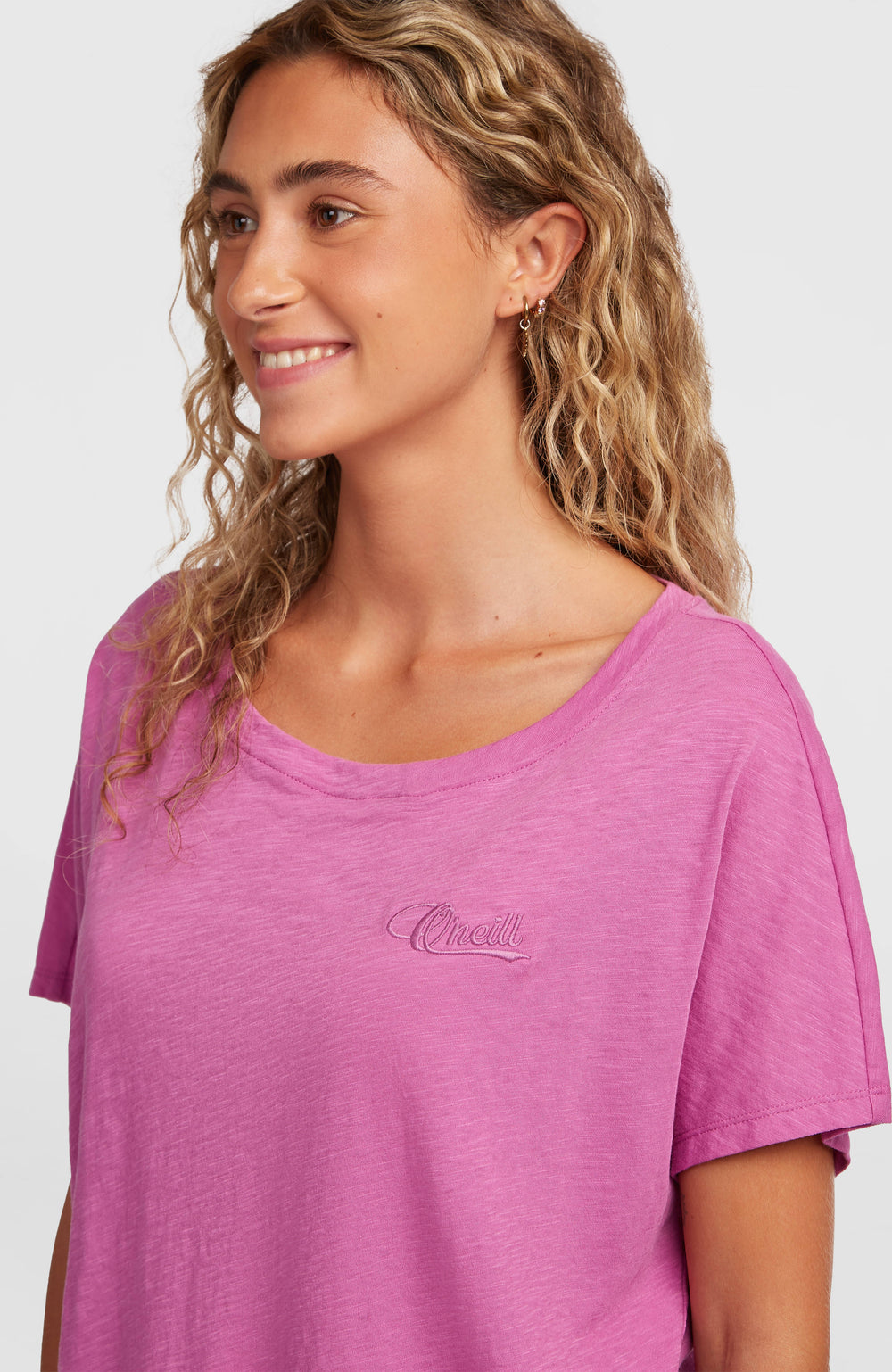 Essentials O'Neill Script Scoop Neck T-Shirt Women - Electric Fuschia