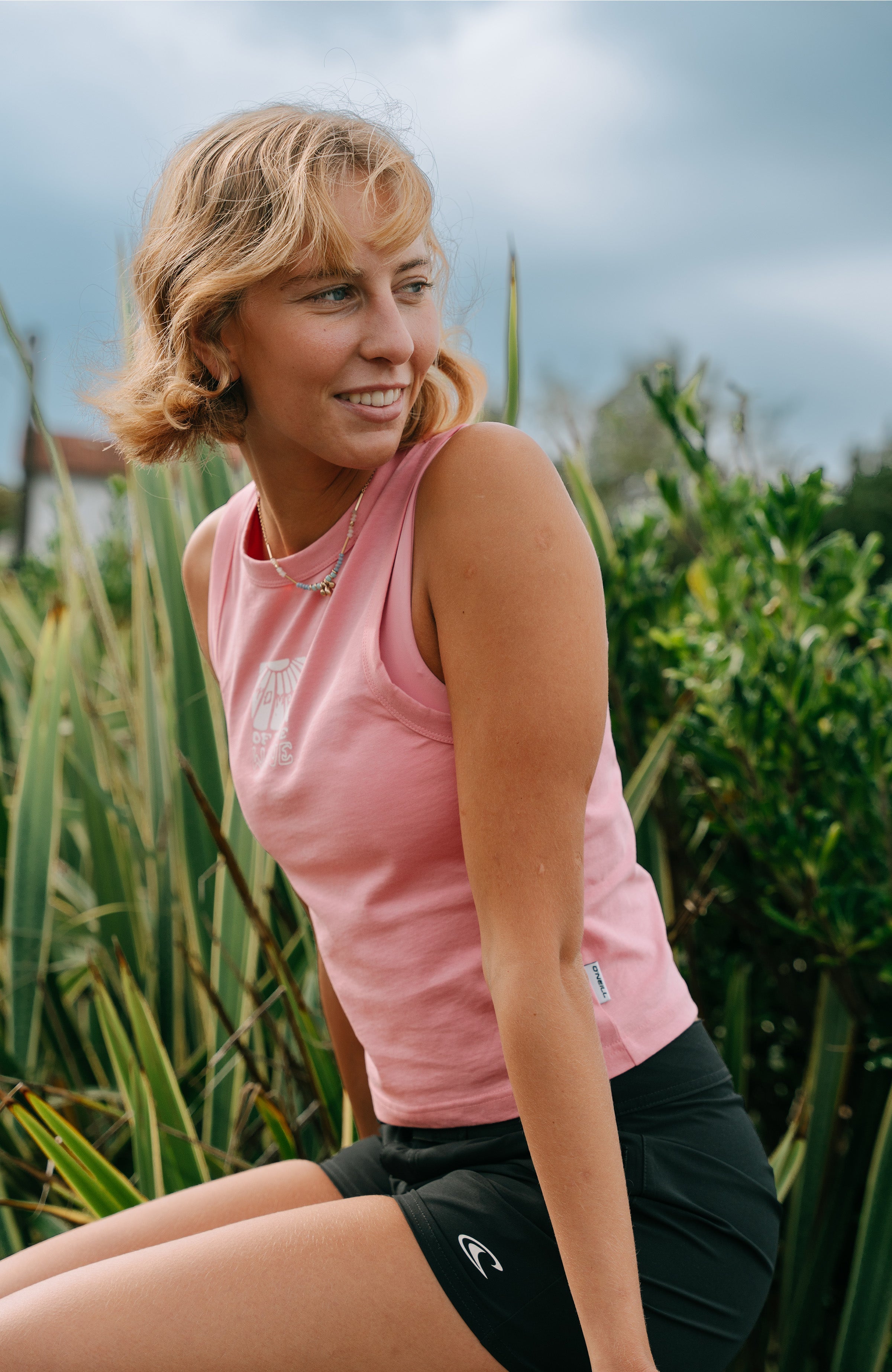 Women of the Wave Tank Top Women - Desert Rose