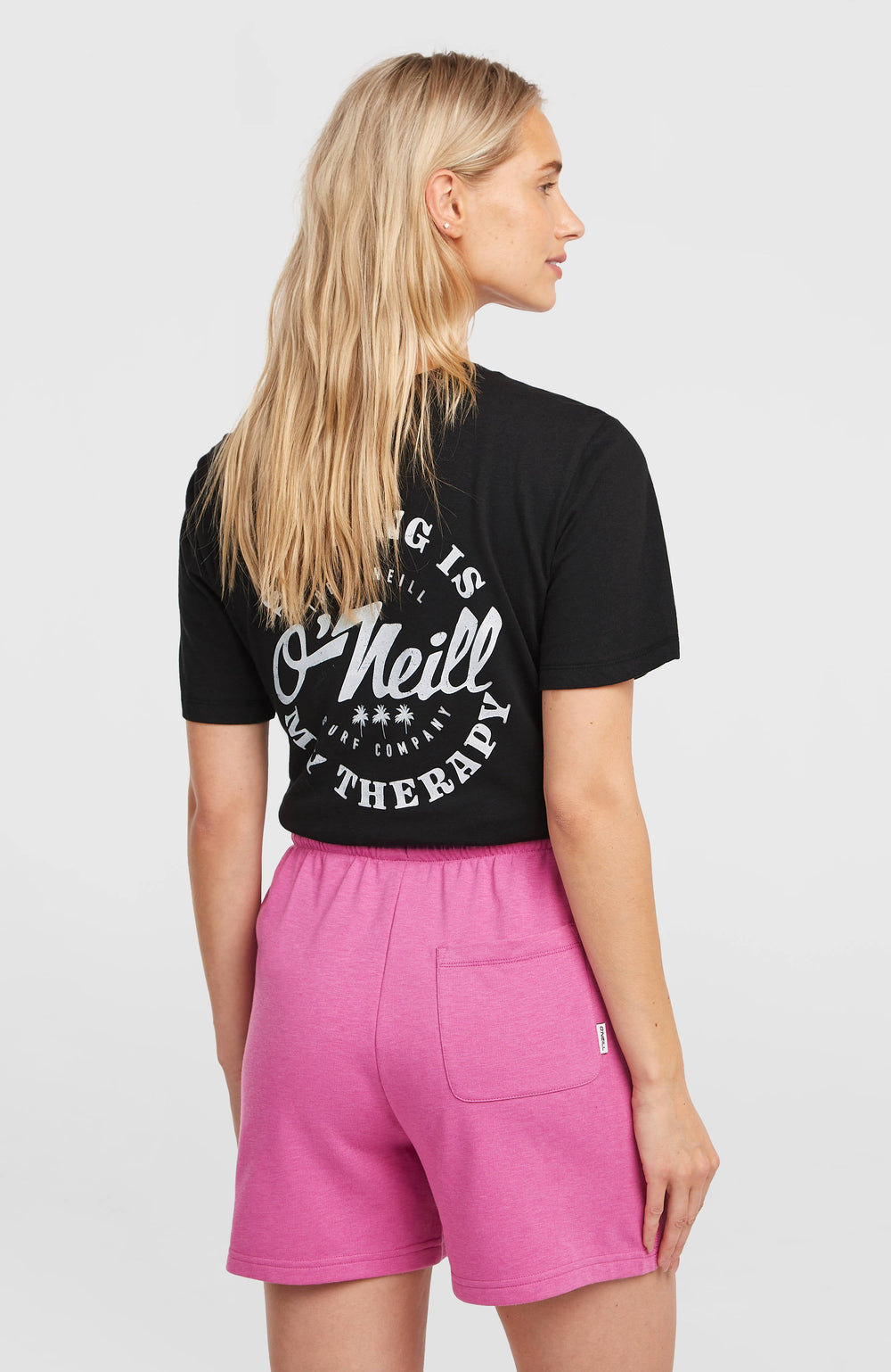Essentials Script Sweatshorts Women - Electric Fuschia