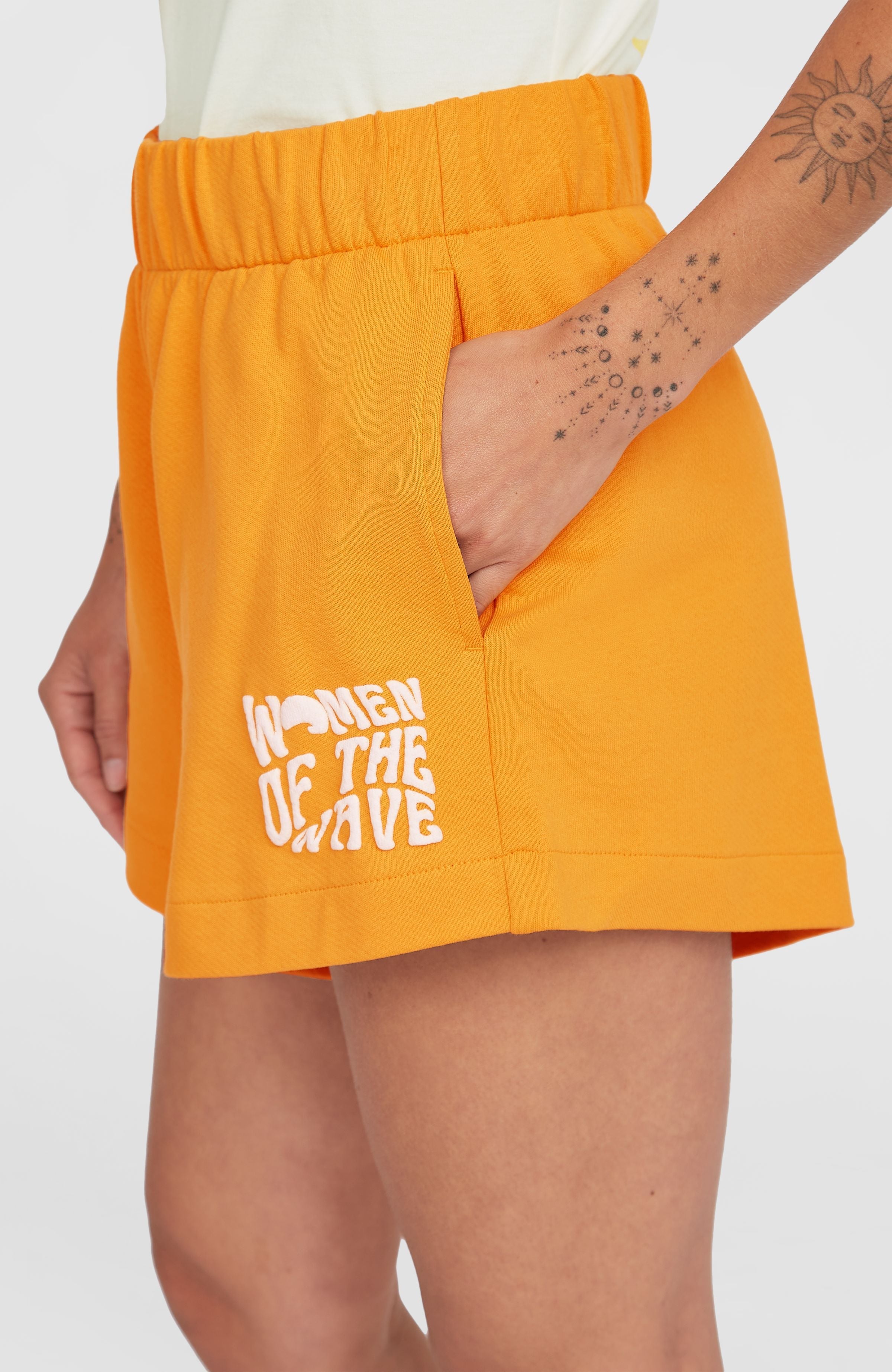 Women of the Wave Sweatshorts Women - Golden Honey