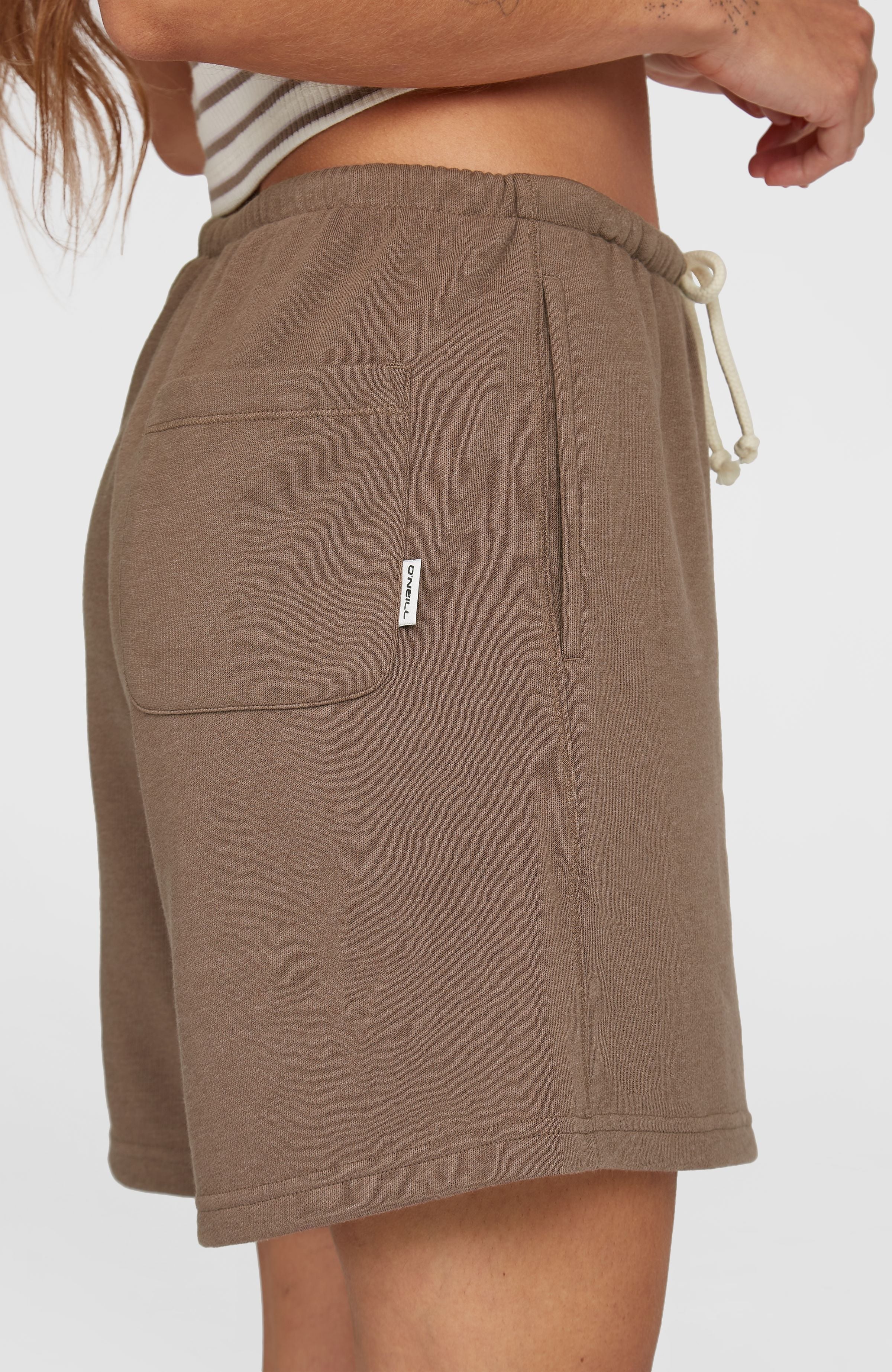 Essentials O'Neill Script Sweatshorts Women - Pure Cashmere