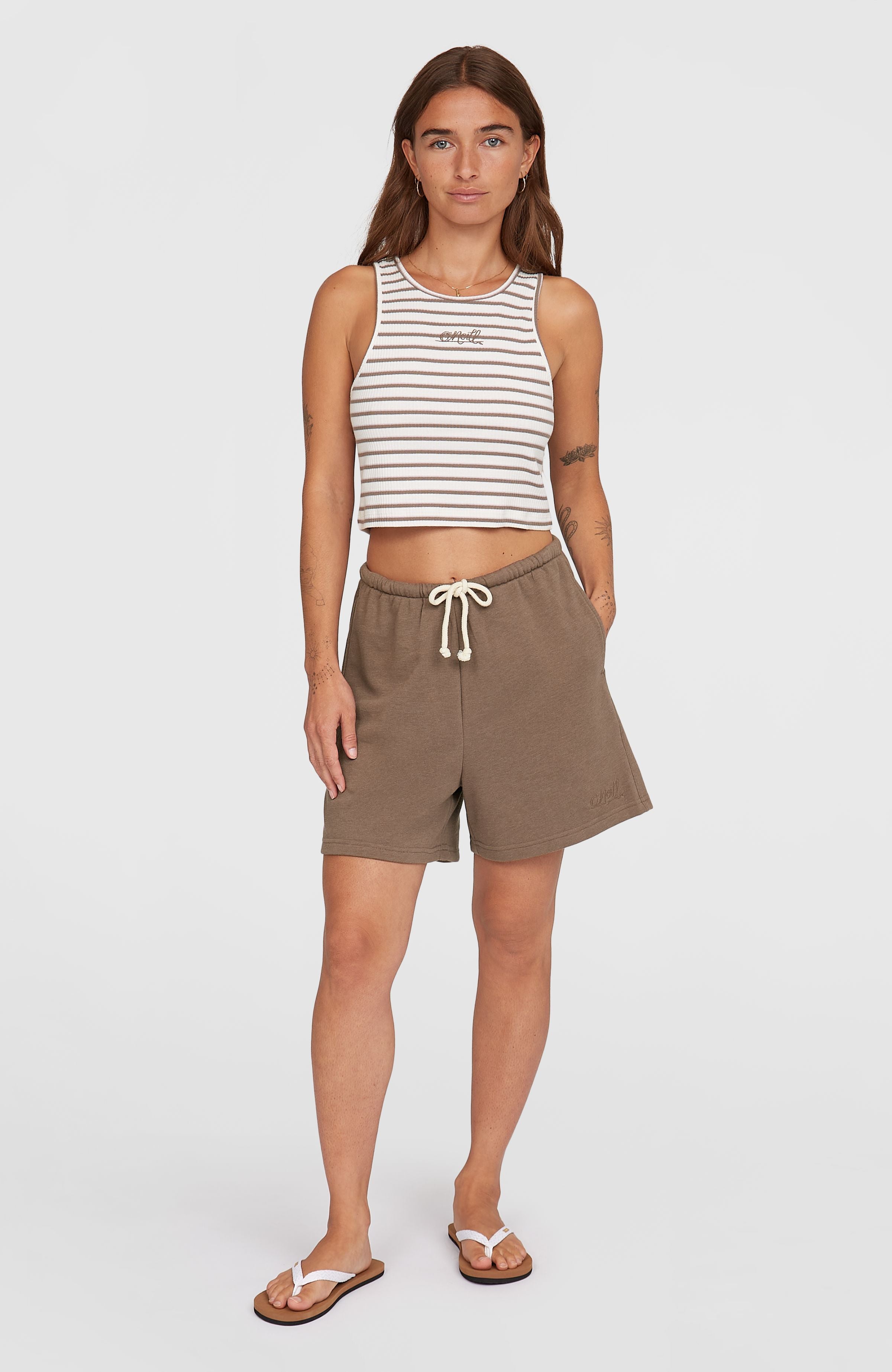 Essentials O'Neill Script Sweatshorts Women - Pure Cashmere