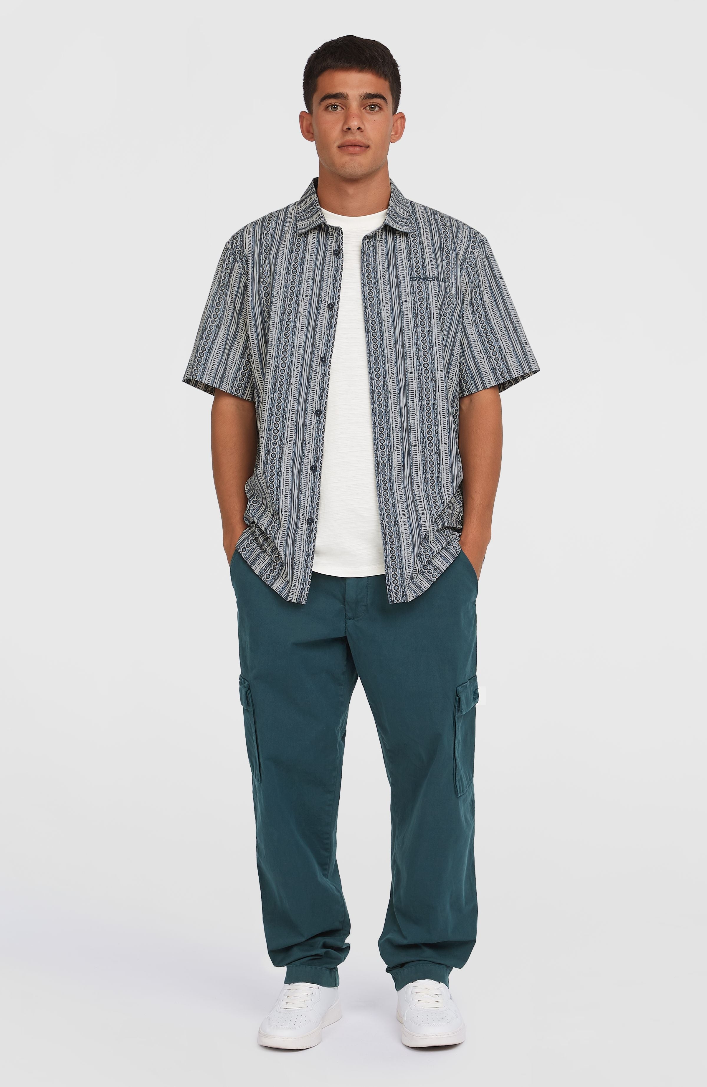Essentials Cargo Pants Men - Alma Steel