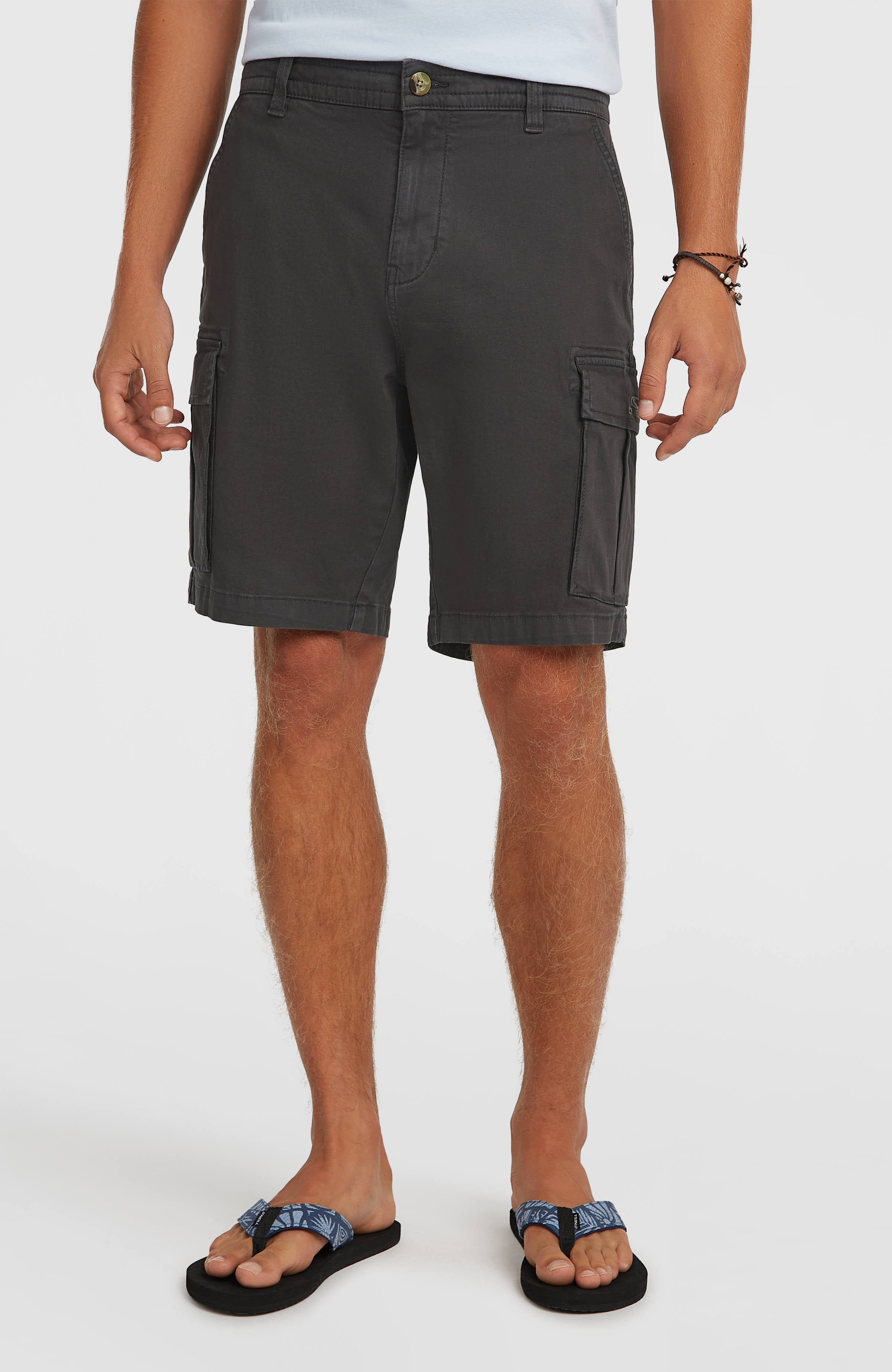 Essentials Cargo Shorts Men - Raven