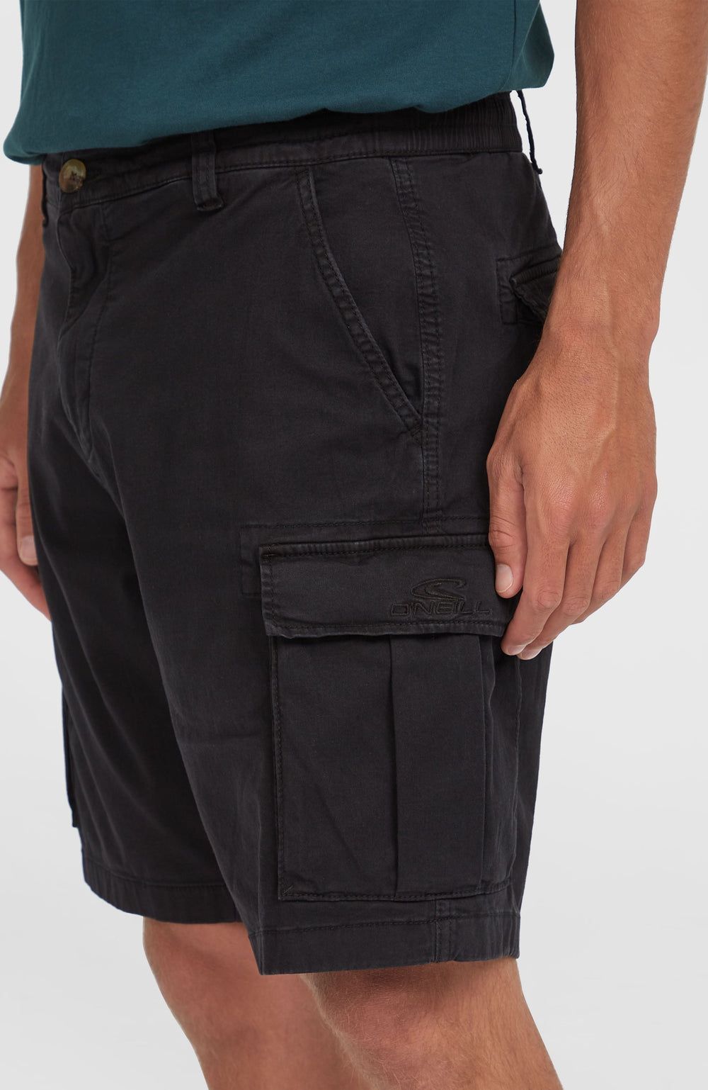Essentials Cargo Shorts Men - Black Out