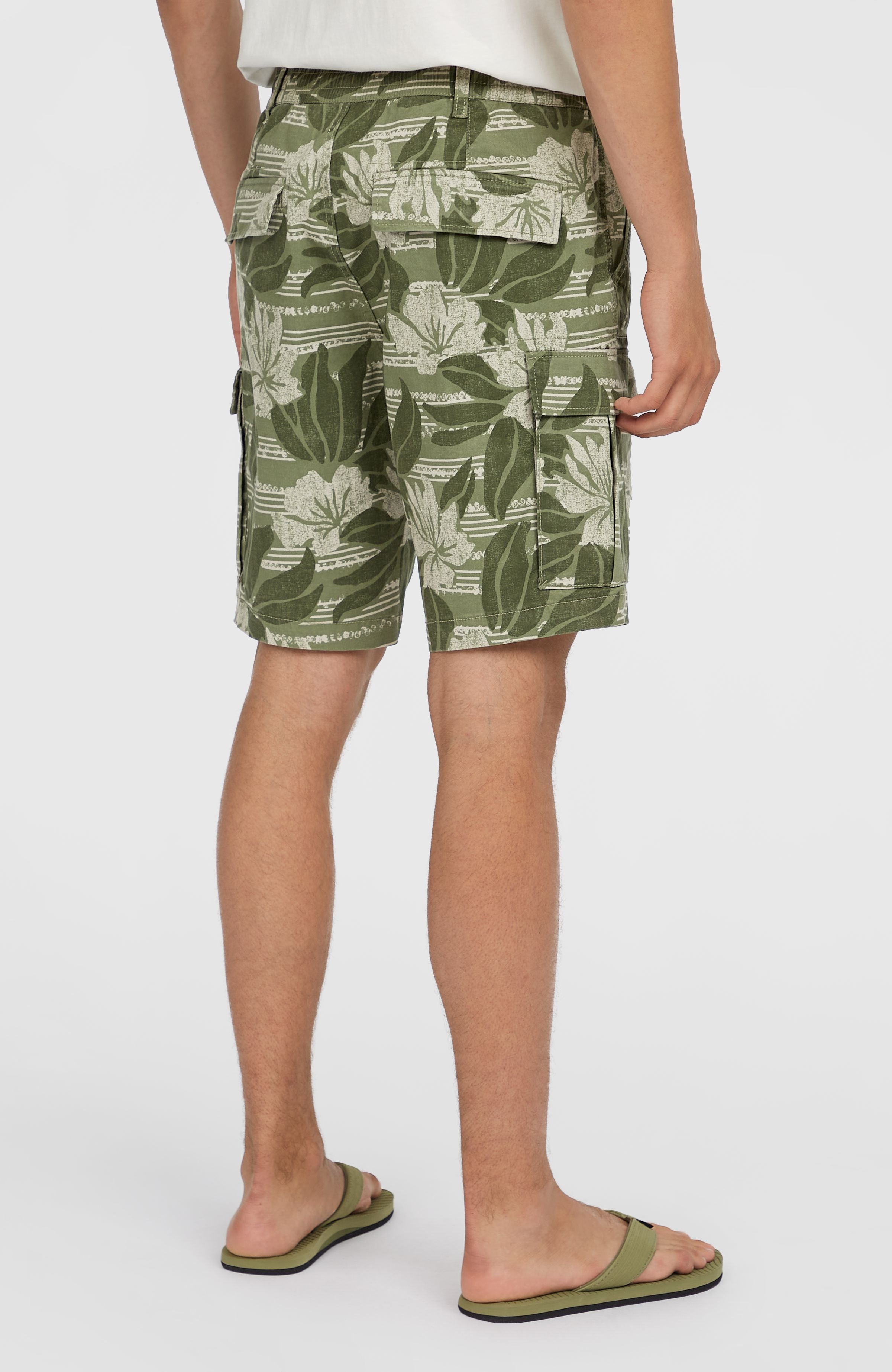 Essentials Cargo Shorts Men - Green Tonal Dusty Flower