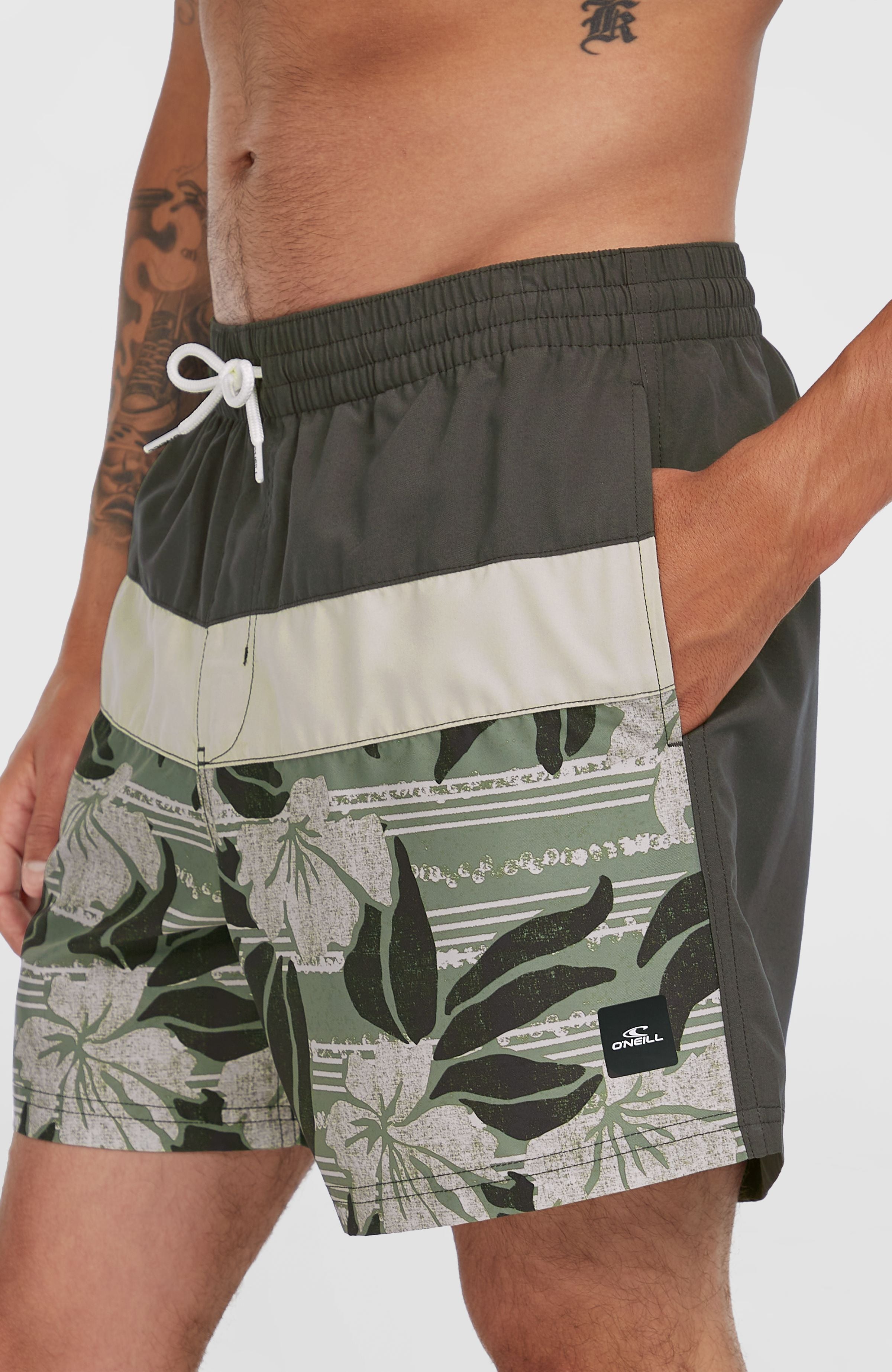 Cali Block 15'' Swim Shorts Men - Green Dusty Flower
