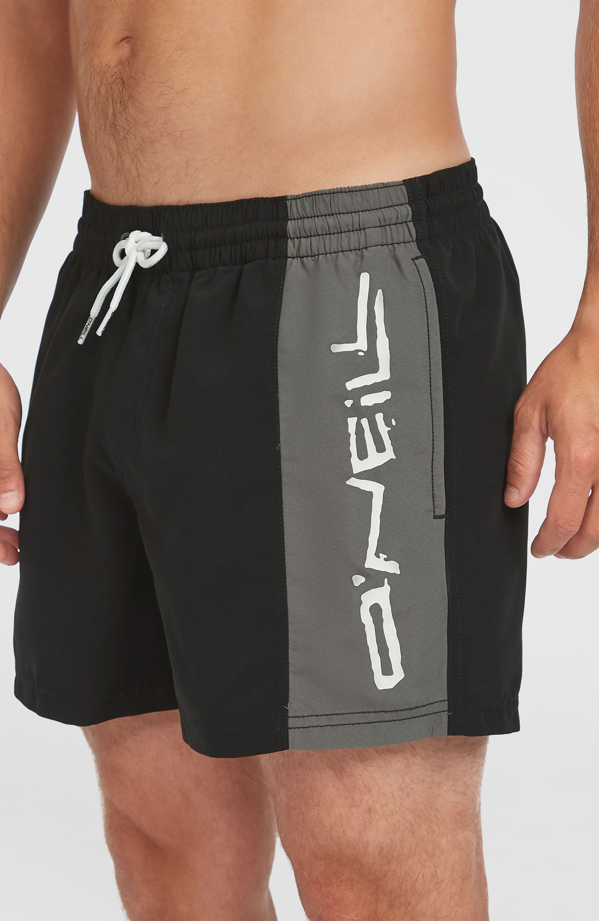 Retro 14'' Swim Shorts Men - Black Out Colour Block
