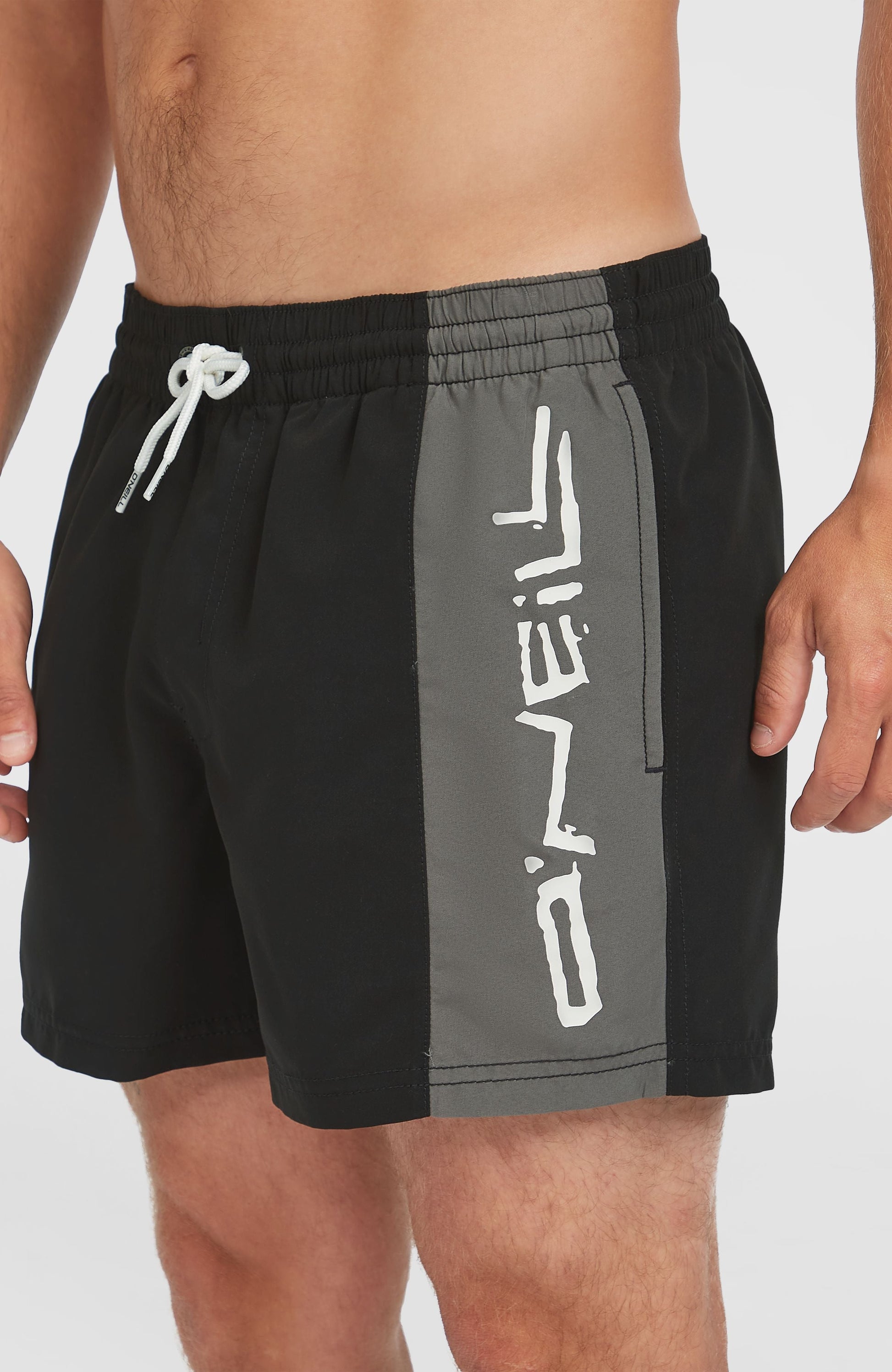 Retro 14'' Swim Shorts Men - Black Out Colour Block