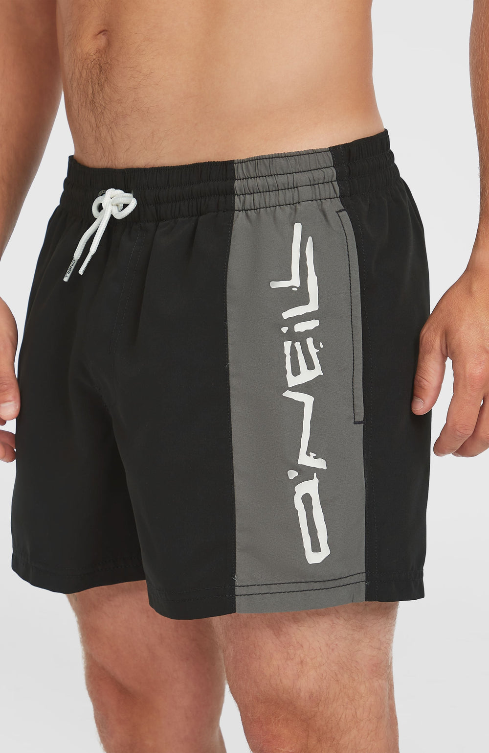 Retro 14'' Swim Shorts Men - Black Out Colour Block